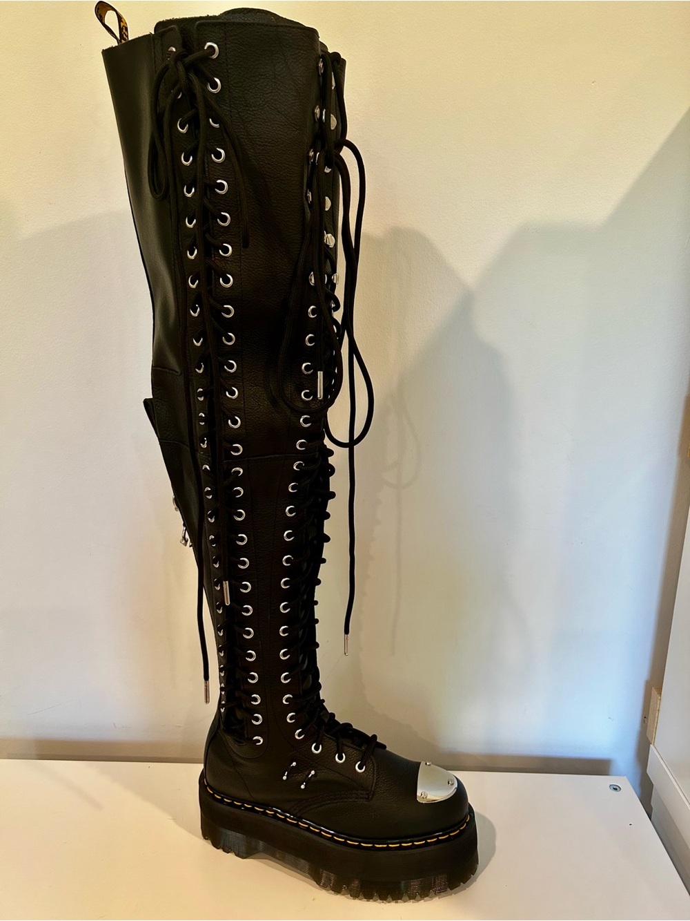 Dr. Martens Virginia Leather 28-Eye Extreme Black Knee High Boots Size 8 New - Picture 9 of 11